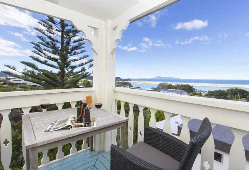 פנסיון Mangawhai Lodge