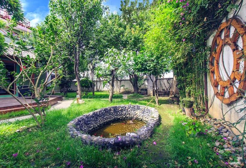 بنسيون Ooh Countryard Inn