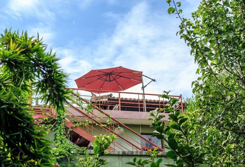 بنسيون Ooh Countryard Inn