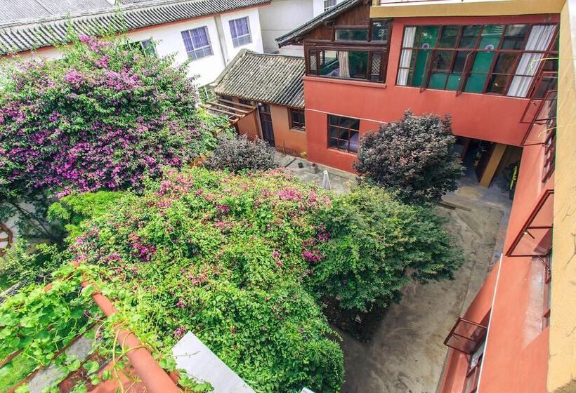 بنسيون Ooh Countryard Inn