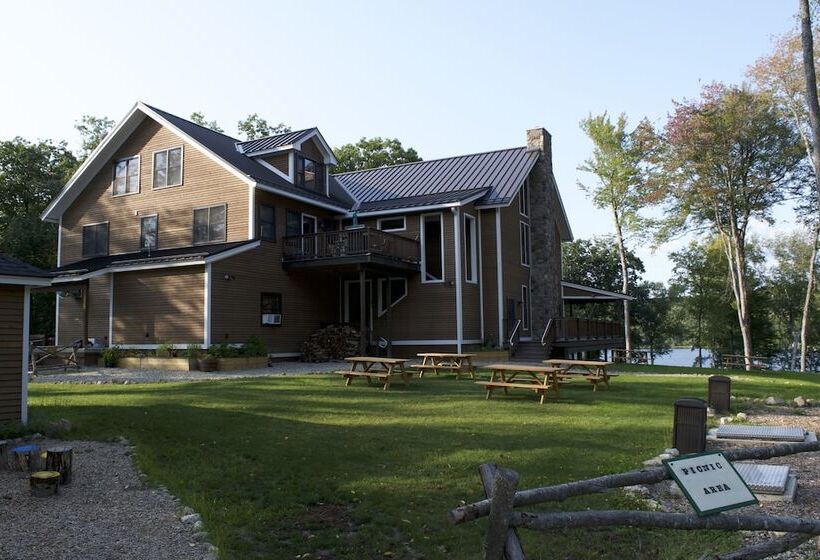 بنسيون The Retreat At Norwich Lake