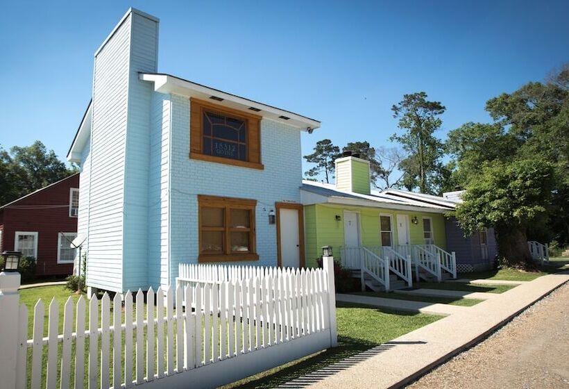 بنسيون Village Studios