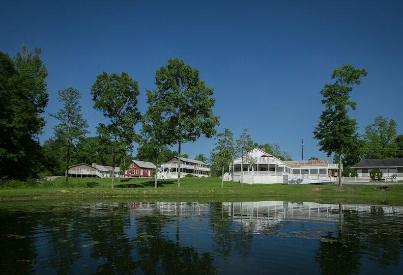 بنسيون Village Studios