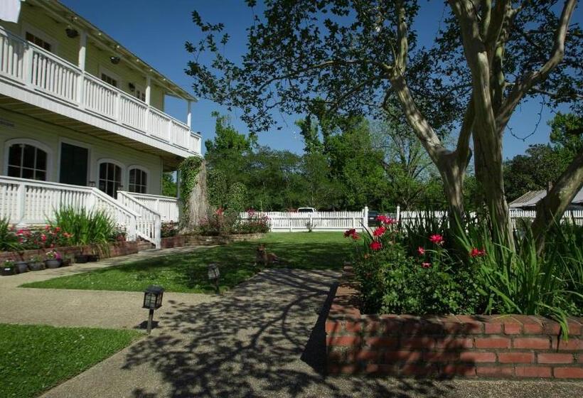 بنسيون Village Studios