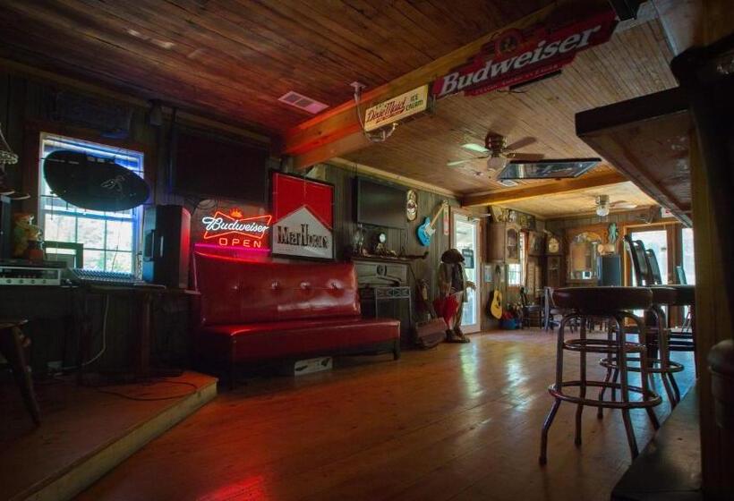 بنسيون Village Studios