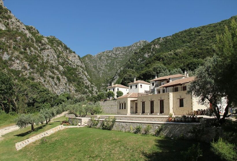 Piges Hotel At Acheron Springs