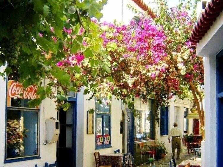 Poseidon Apartments And Villas By The Sea