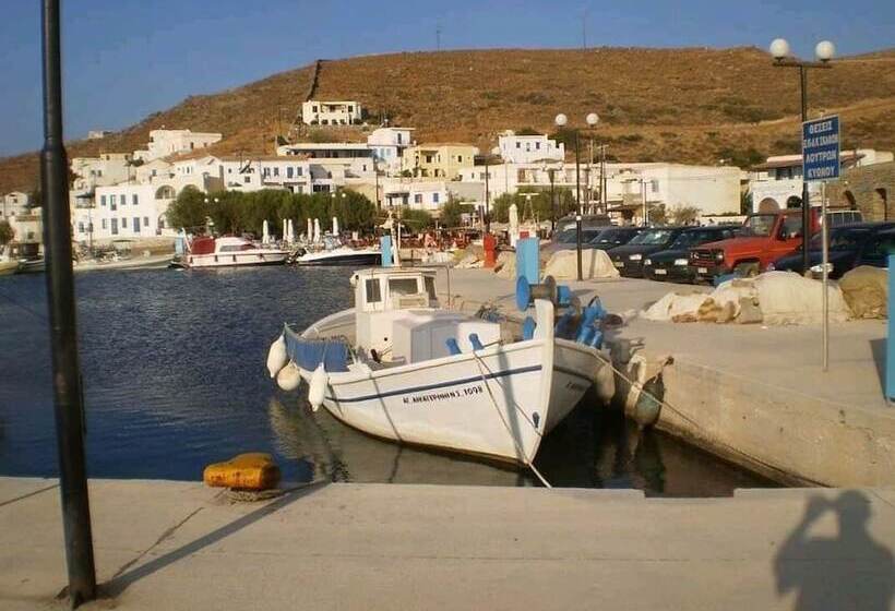 Poseidon Apartments And Villas By The Sea