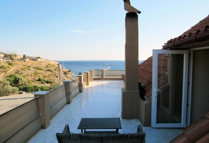 Poseidon Apartments And Villas By The Sea