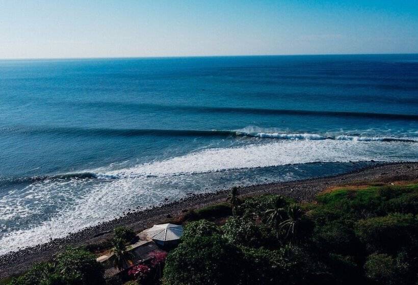 Puro Surf Hotel And Academy