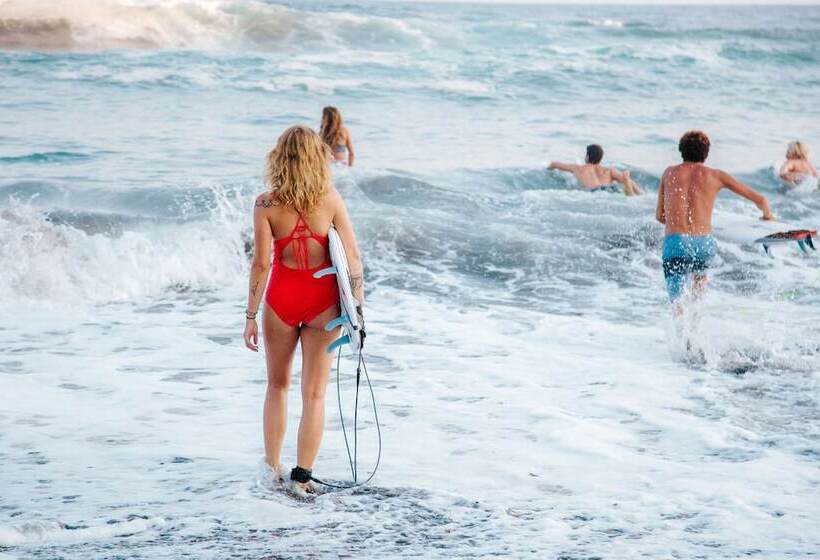 Puro Surf Hotel And Academy