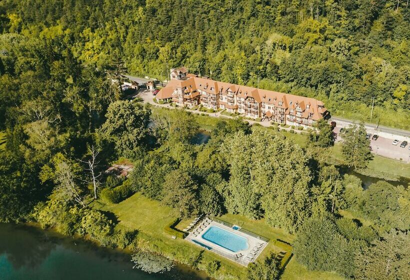 住所  Club Wyndham Normandy