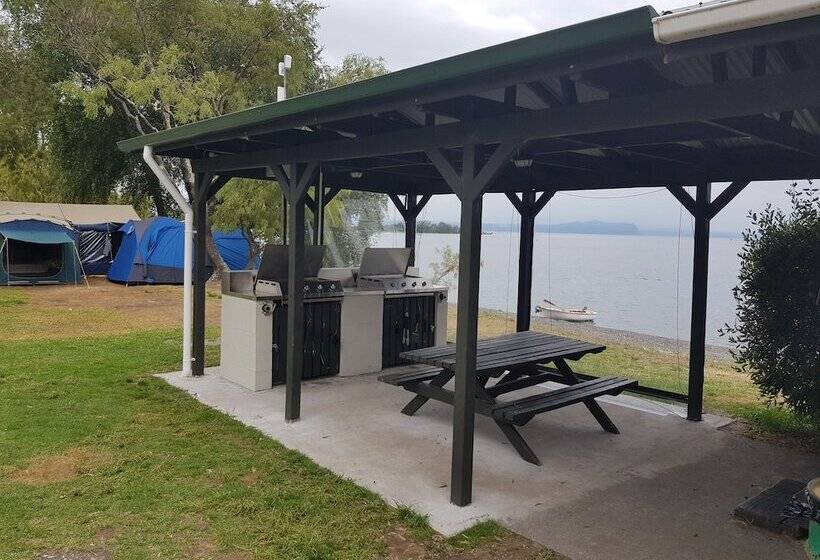 אתר נופש Motutere Bay Top 10 Holiday Park