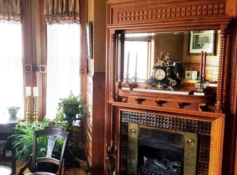 Sanders   Helena S Bed And Breakfast