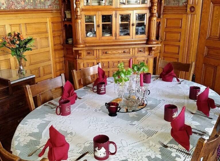 Sanders   Helena S Bed And Breakfast