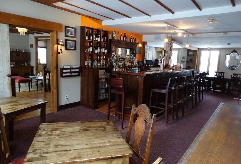 Shoreham Inn