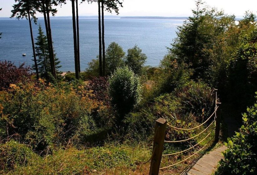 Smugglers Lagoon Beach Cottage