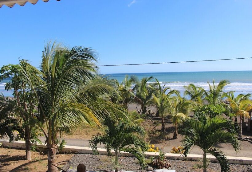 Surfcamp Guanico   Hostel