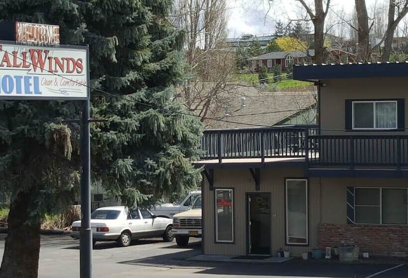 Tall Winds Motel