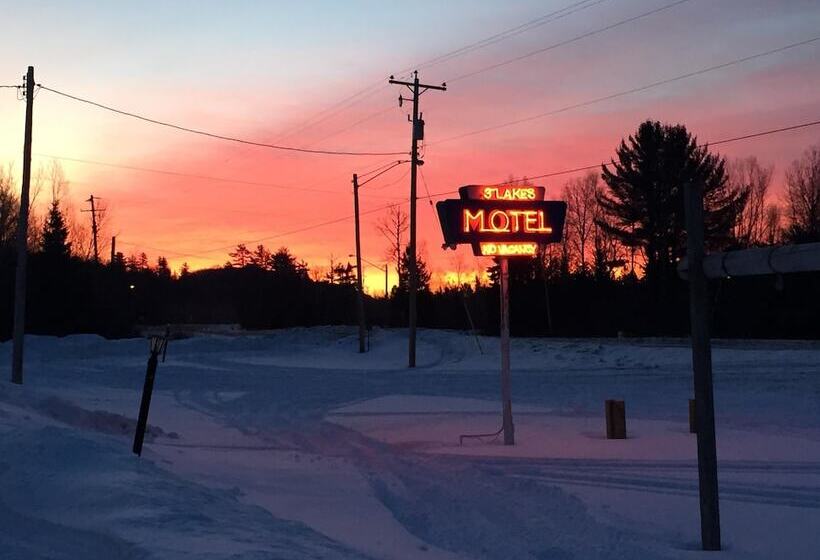 Three Lakes Motel