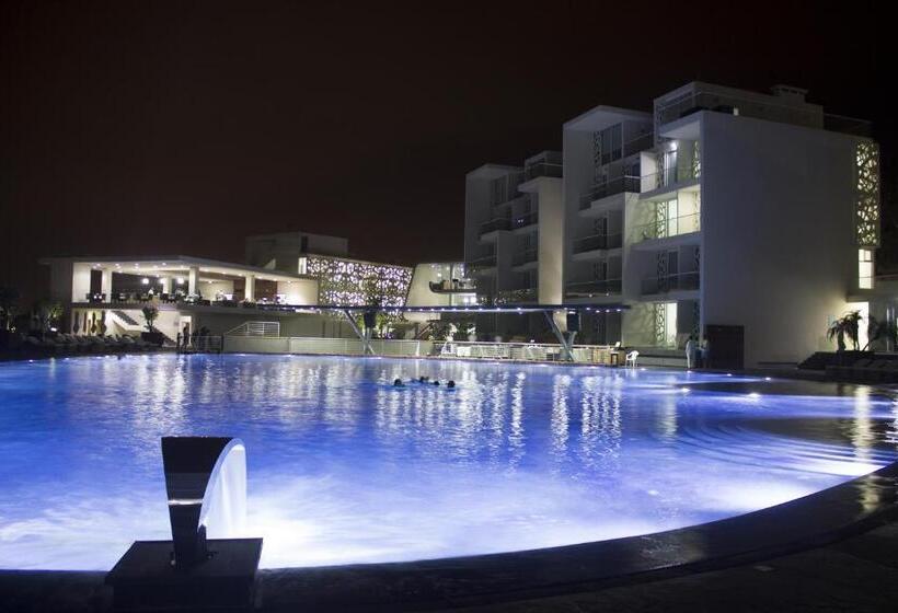 Whitelace Resort
