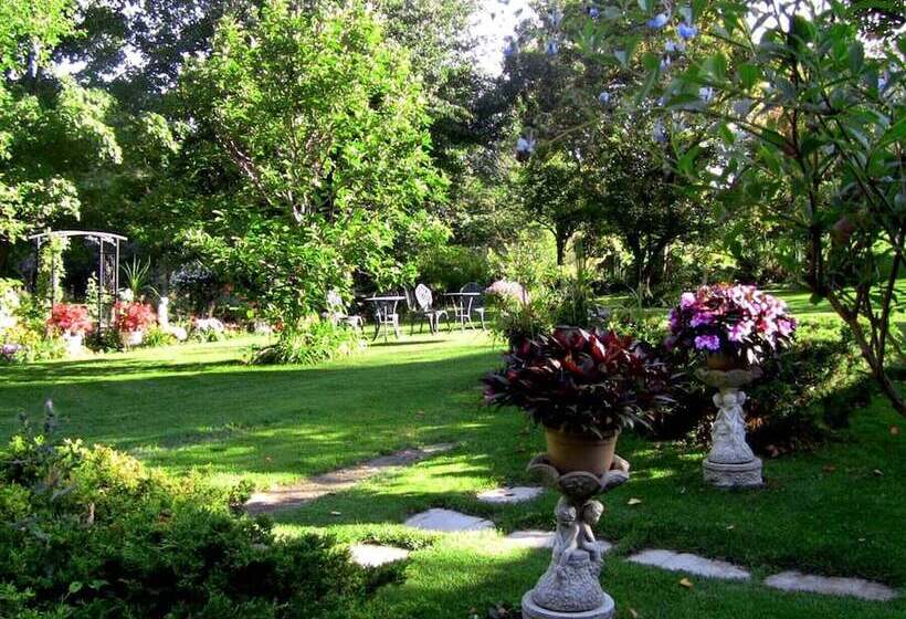 A Valley View Bed & Breakfast