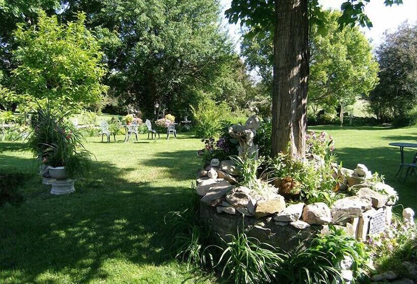 A Valley View Bed & Breakfast