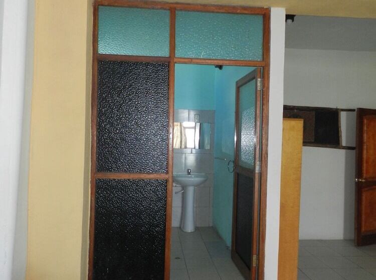 هاستل El Cauchero