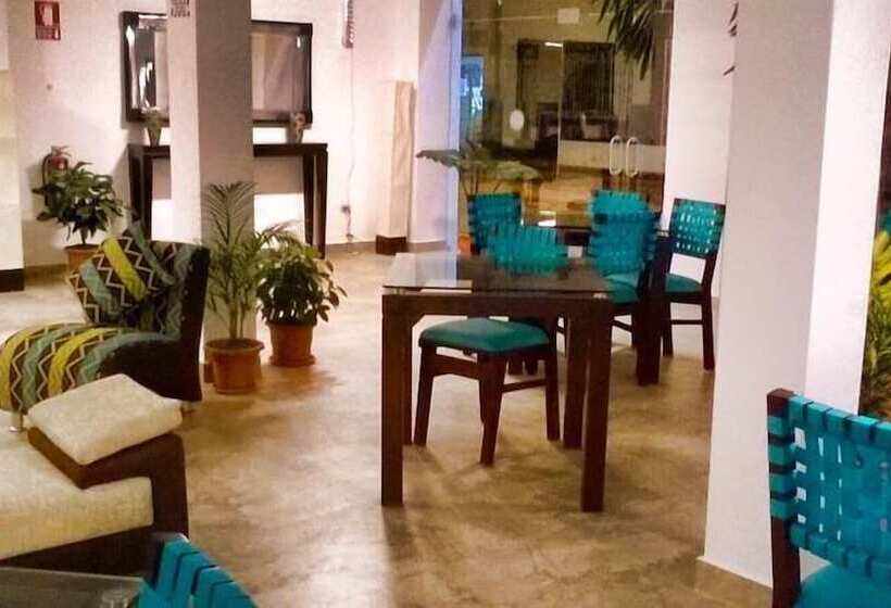 هاستل Jungle House By Explorama