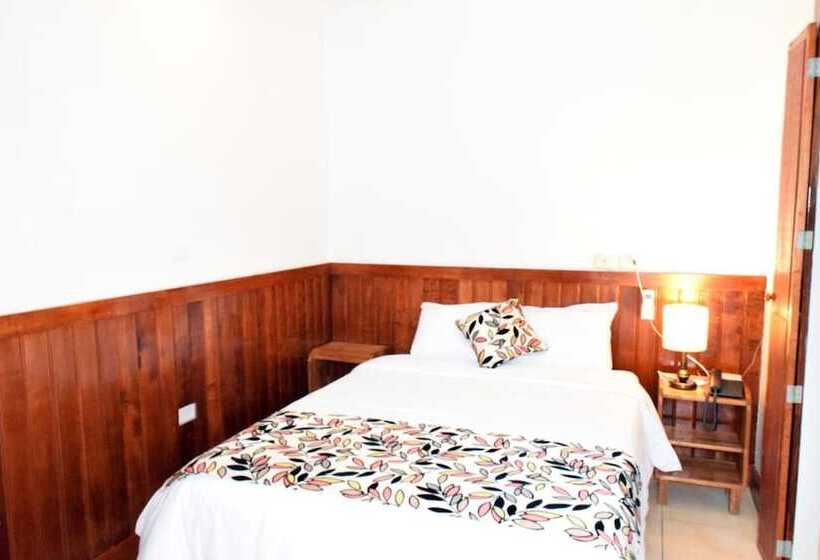 هاستل Jungle House By Explorama