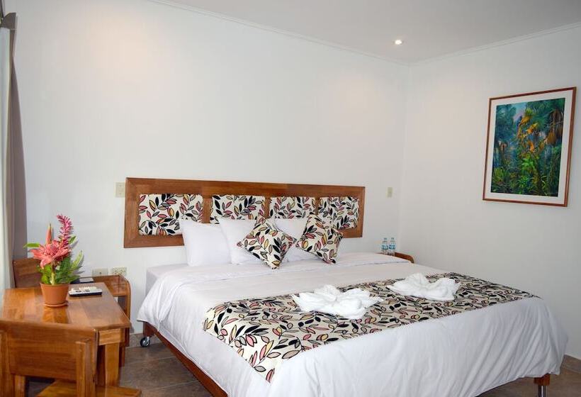 هاستل Jungle House By Explorama