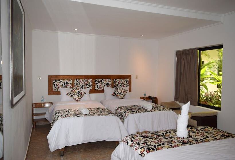 هاستل Jungle House By Explorama