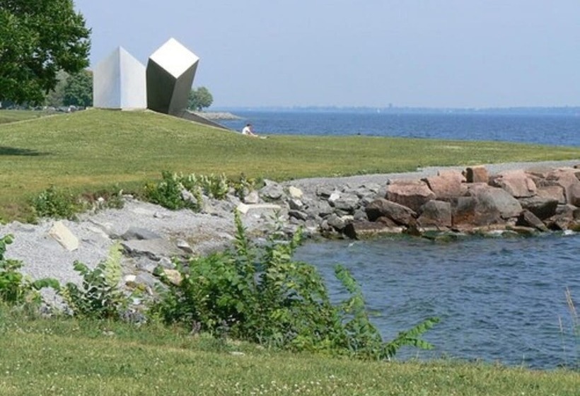 Общежитие Queen S University   David C. Smith House   Campus Accommodation