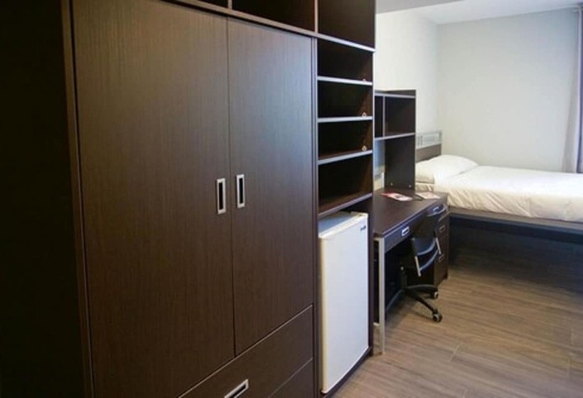 Общежитие Queen S University   David C. Smith House   Campus Accommodation