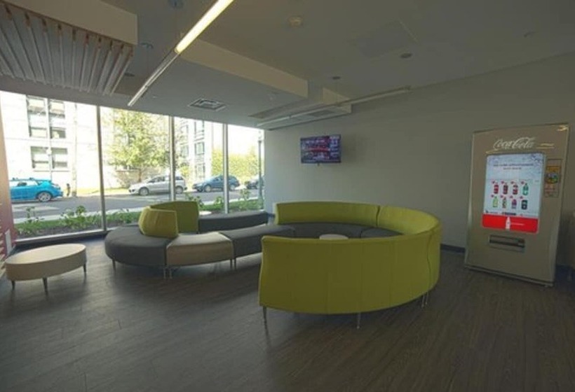 Общежитие Queen S University   David C. Smith House   Campus Accommodation