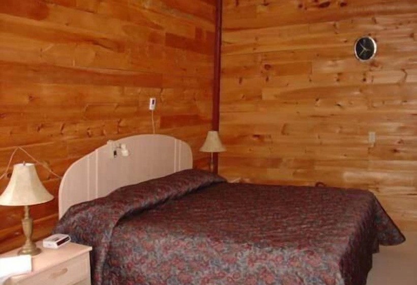 Baywatch Lighthouse Cottages & Motel