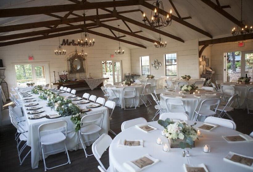 Bear Creek Lodge Cabin Resort