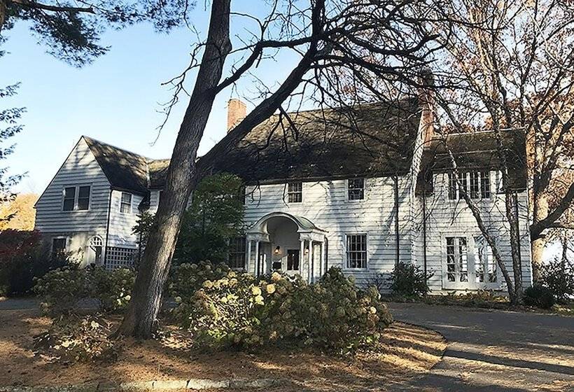 ベッドアンドブレックファースト Four Mounds Inn