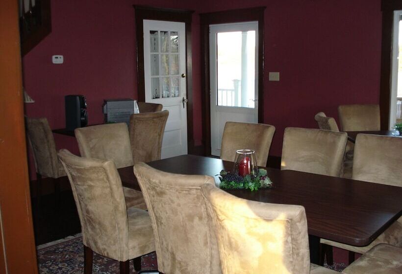 צימר Indian Creek Village Winery