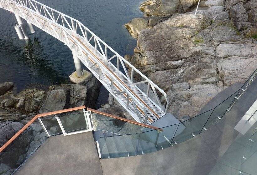 צימר Pointhouse Suites On Sargeant Bay