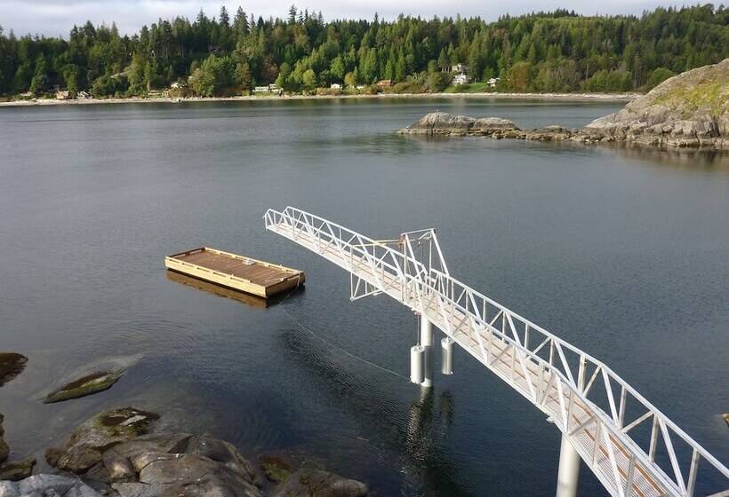 צימר Pointhouse Suites On Sargeant Bay