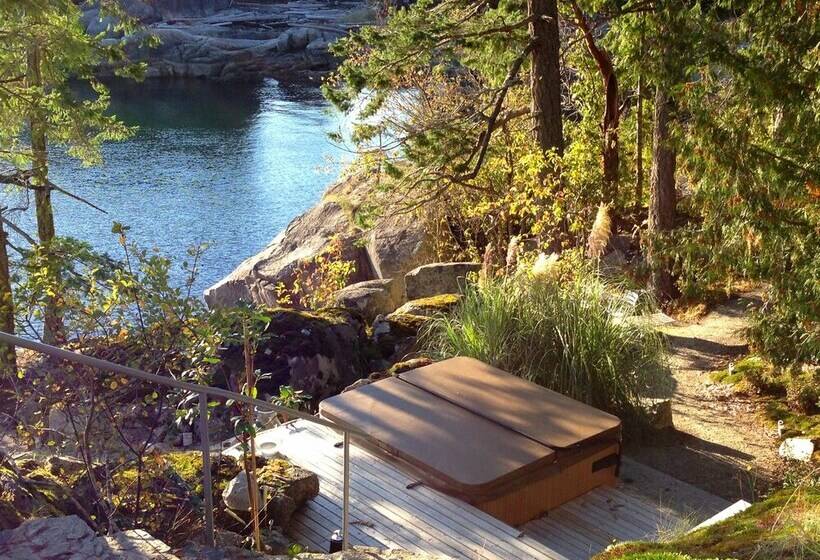 צימר Pointhouse Suites On Sargeant Bay