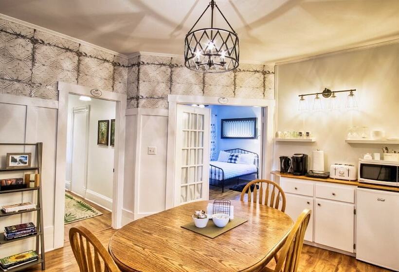 مبيت وإفطار Shamrock Suites