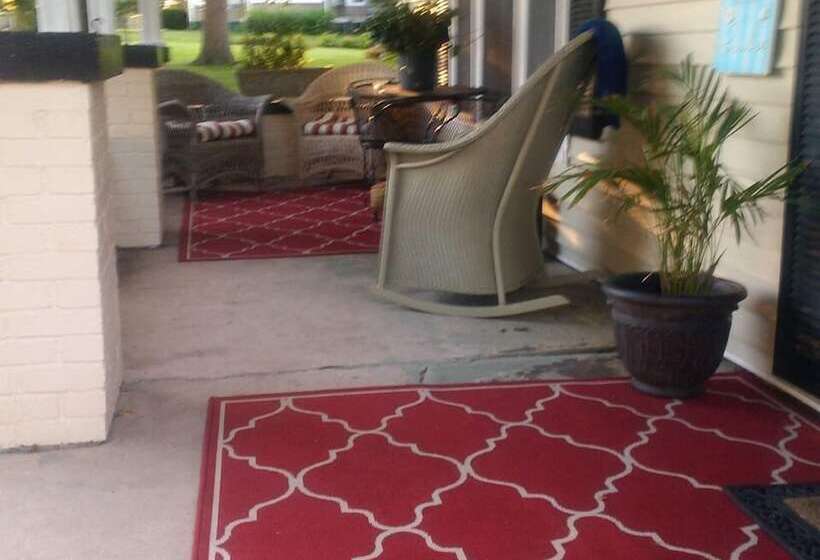 ベッドアンドブレックファースト The Guest House