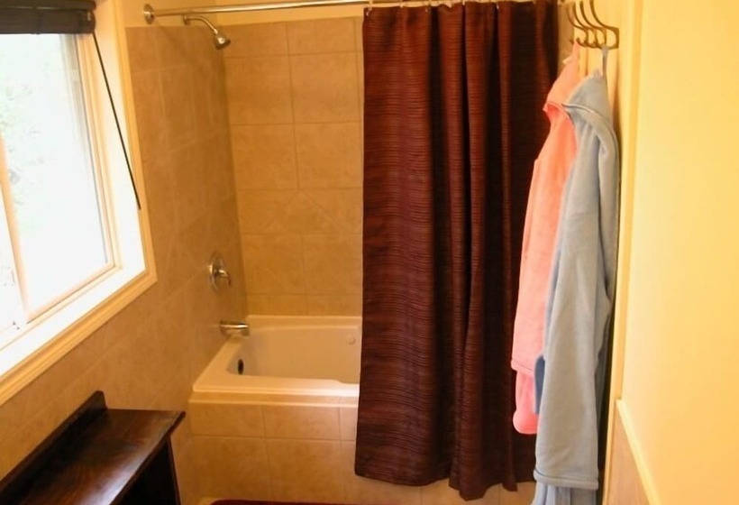 مبيت وإفطار Waterview Rooms