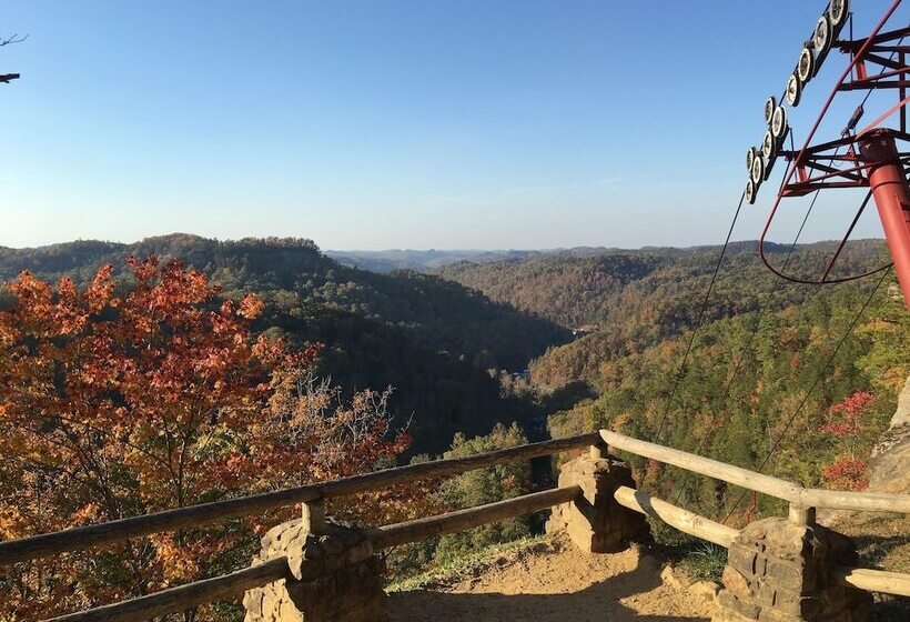 Black Bear Lodge Motel
