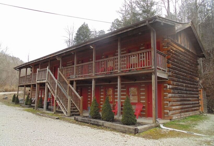 Black Bear Lodge Motel