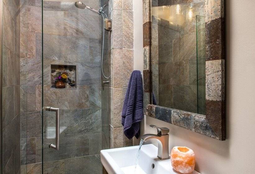 Bobcat Inn Bed And Breakfast