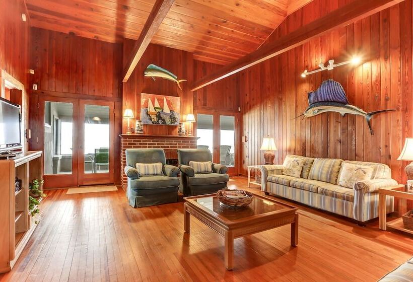 Charming Oceanfront Beach House By Redawning