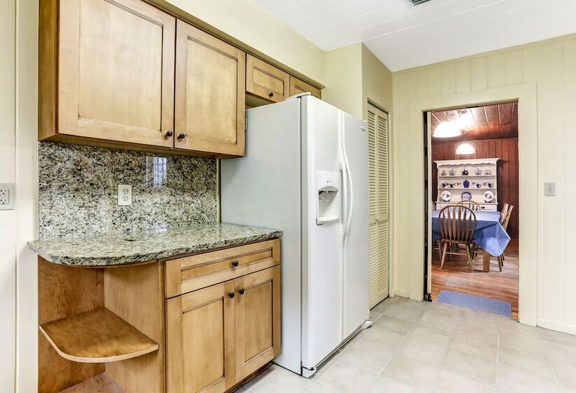 Charming Oceanfront Beach House By Redawning